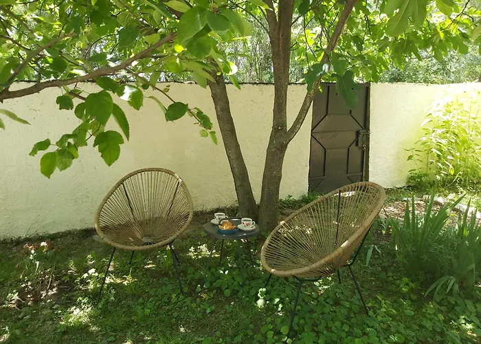 Mas Du Moulin Neuf, With Private Garden And Jacuzzi Дом отдыха